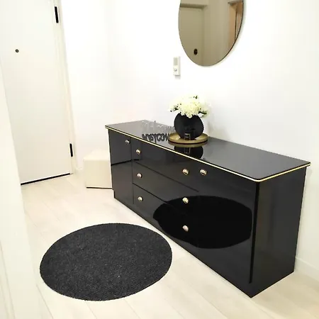 Town Centre Surprise 아파트 스플리트