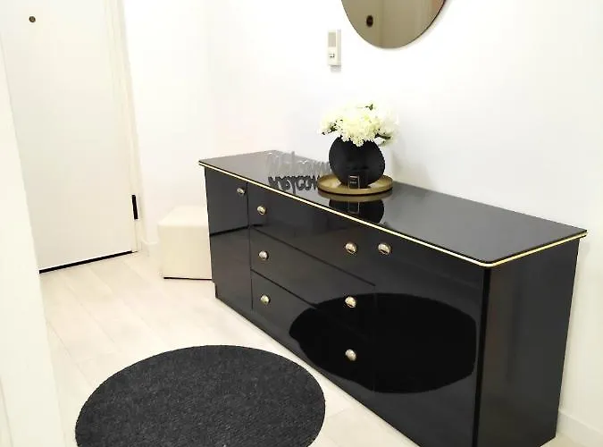 Town Centre Surprise Apartment Split