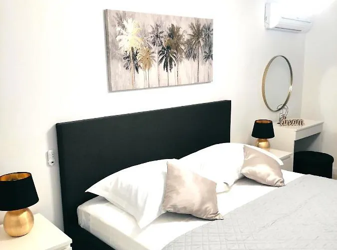 Town Centre Surprise Apartment