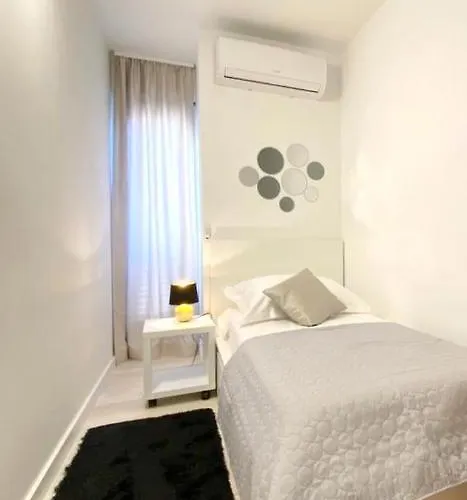 Apartment Town Centre Surprise Split