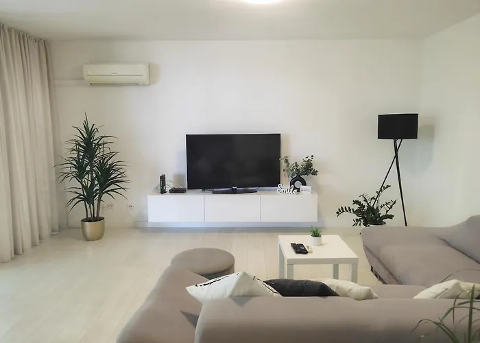 Town Centre Surprise Split