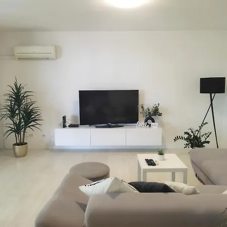 Town Centre Surprise Split