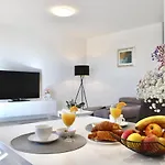 Apartment Town Centre Surprise