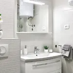Apartment Town Centre Surprise Split